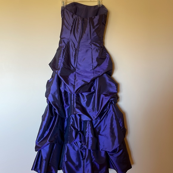 Purple formal dress size 7/8 Mori lee strapless - Picture 3 of 3